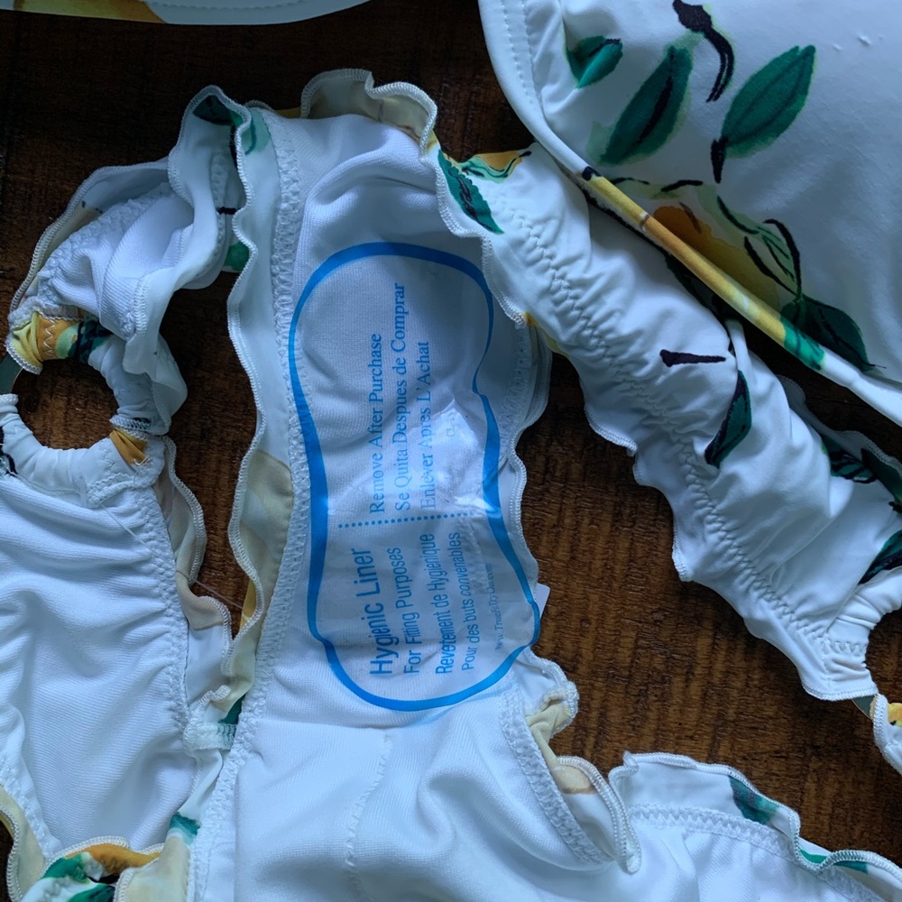 Kate Spade Lemon Bikini Set - Picture 9 of 9